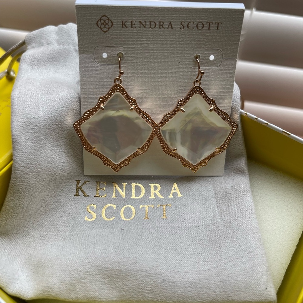 Beautiful earrings by Kendra Scott❤️